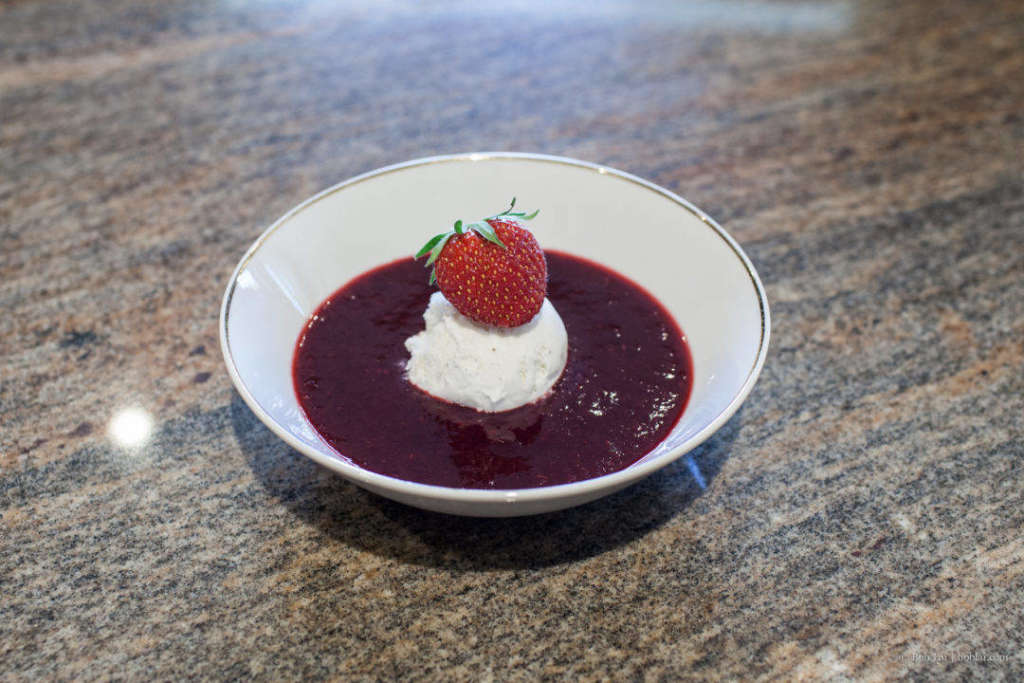 Red berry compote